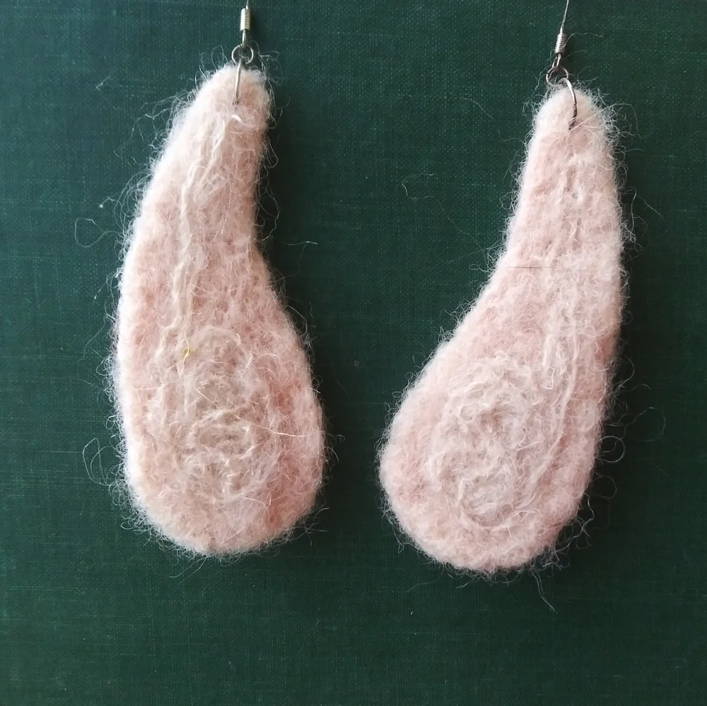 'Peachy Keen' Wool + Sterling Earrings - Picture 2 of 3